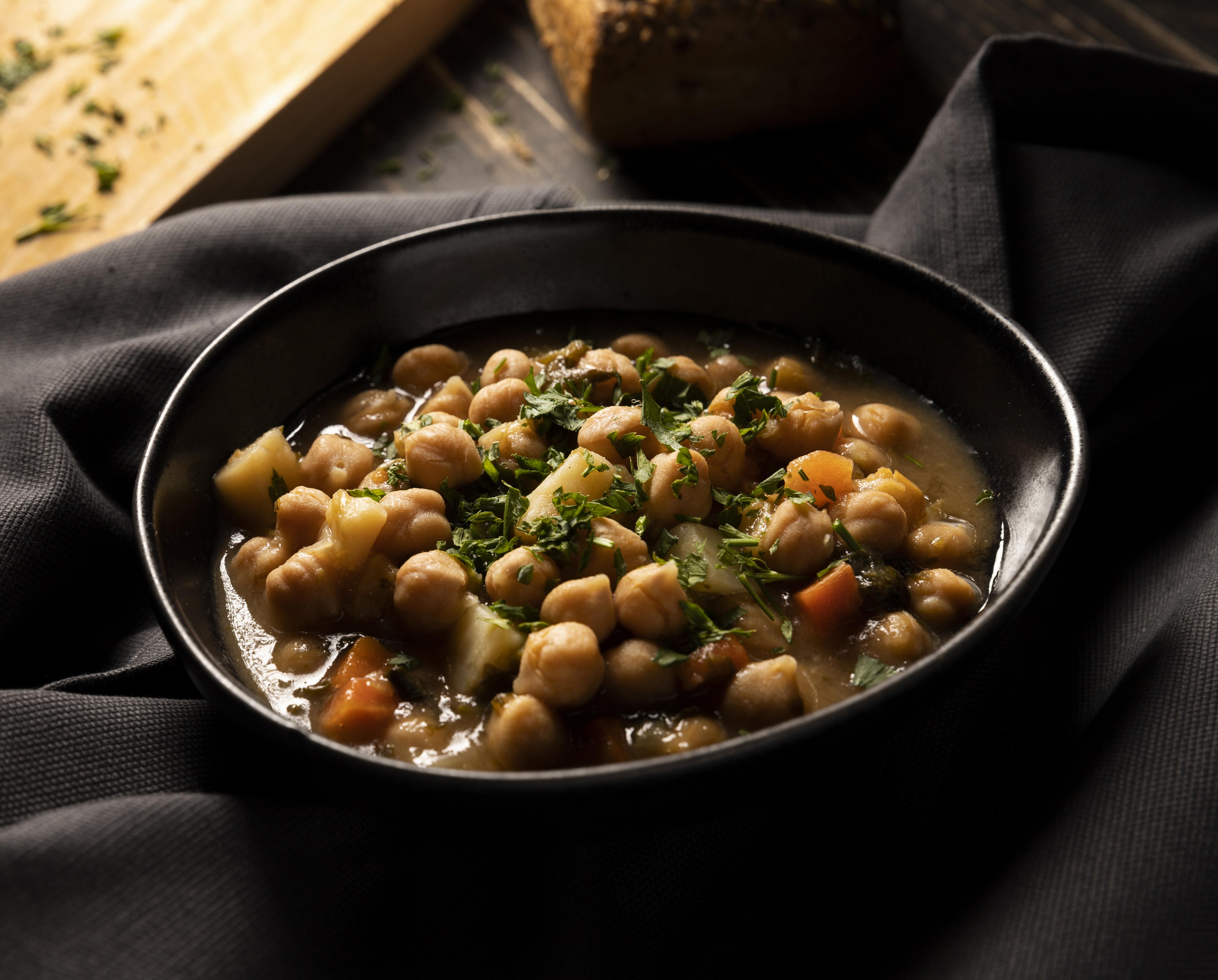 Chickpea And Spinach Curry